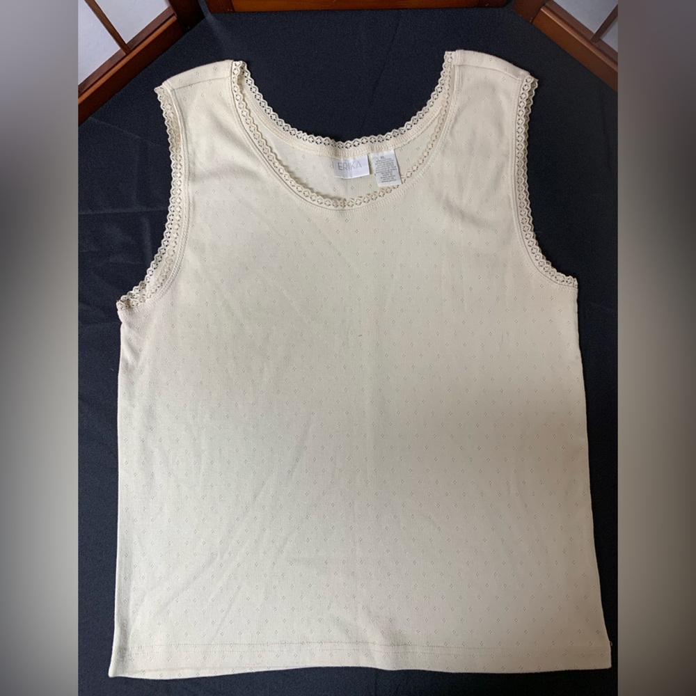 Erika Women’s Cream XL Top Like New